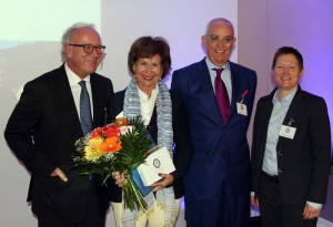 Ulrike Eichler wurde von BGV-Präsident Norbert Löhlein (links), BGV-Vizepräsident Peter Heinlein (2. von rechts) und BGV-Geschäftsführerin Heidrun Klump (rechts) verabschiedet. Fotos: Horst Huber 