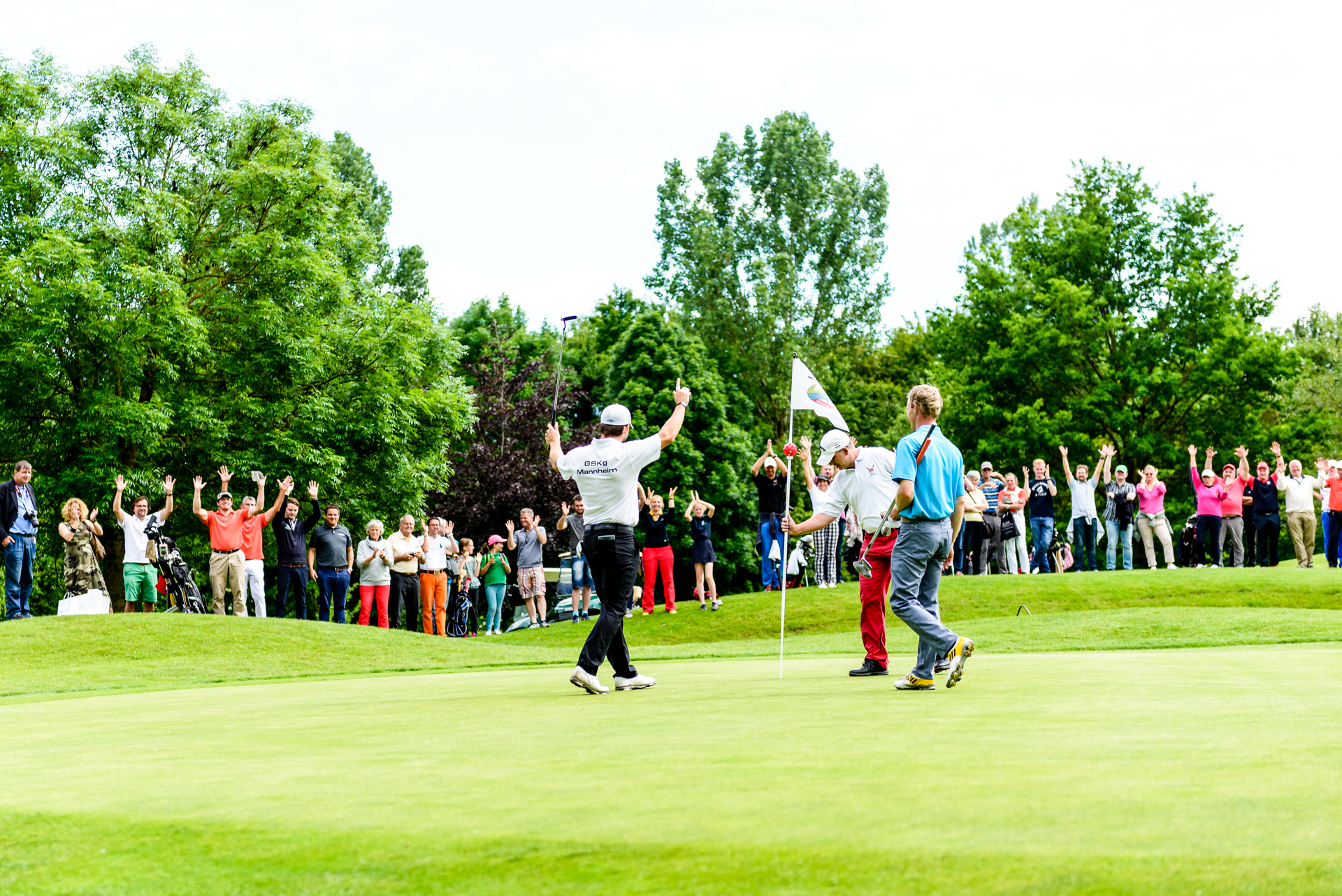 Großes Interesse, viel Applaus: die 10. Deutschen Meisterschaften der Gehörlosen-Golfer im Golfpark München-Aschheim hatten ihr Publikum.